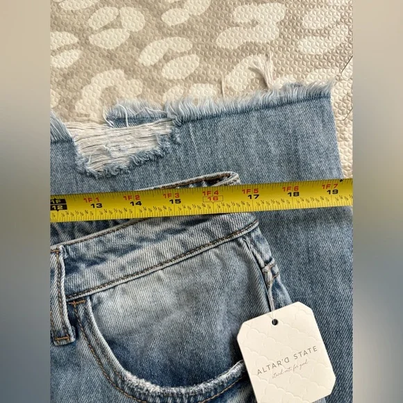 Altar’d State size 31 reg baggy high waist jeans - Picture 9 of 12